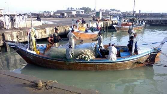 İsrail Gazze'deki balıkçı teknelerini jetlerle vurdu