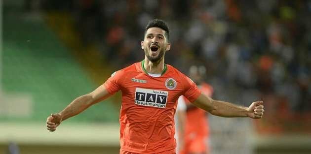 Emre Akbaba'nın Fenerbahçe'ye cevabı